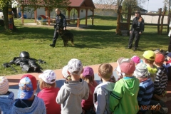 Policisté navštívili děti z mateřských škol na Kladensku