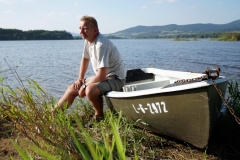 Klenoty naší krajiny, Šumava, Dokumentární cyklus věnující se výjimečným lokalitám a oblastem, které jsou součástí Chráněných krajinných oblastí. Moderátor Miroslav Vladyka