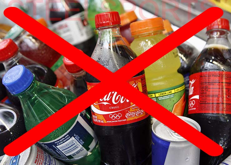 Zákaz slazených nápojů jako Coca-Cola a energy drinků.